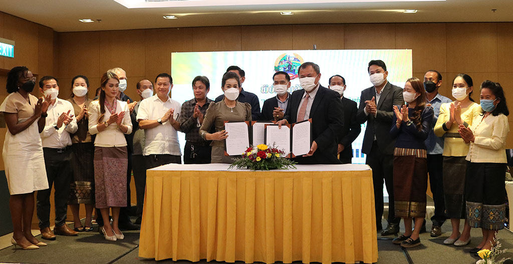 Signing Ceremony to provide matching grant for Manola Rice mill